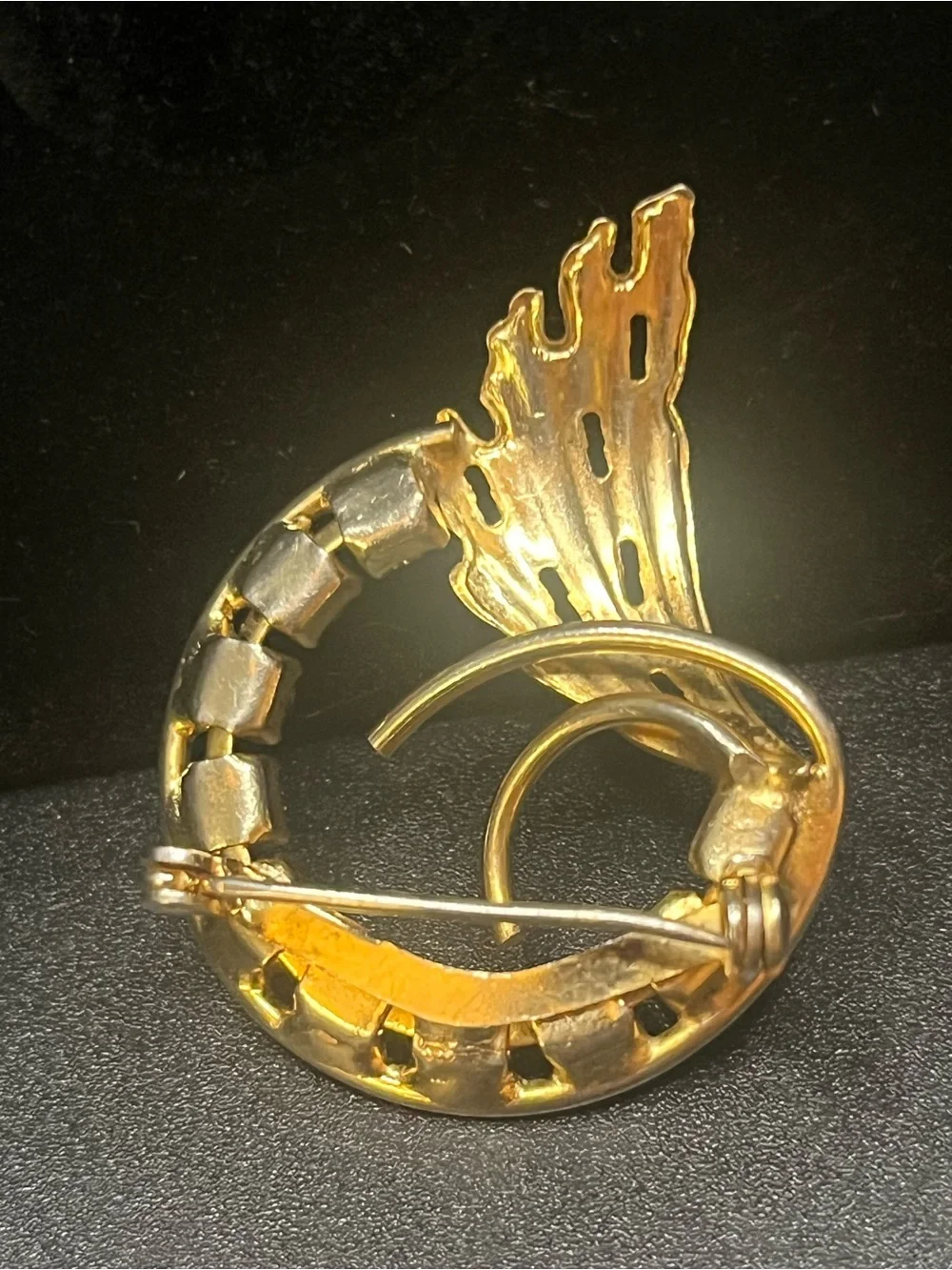 Vintage Red Rhinestone Gold Tone Swirl Brooch